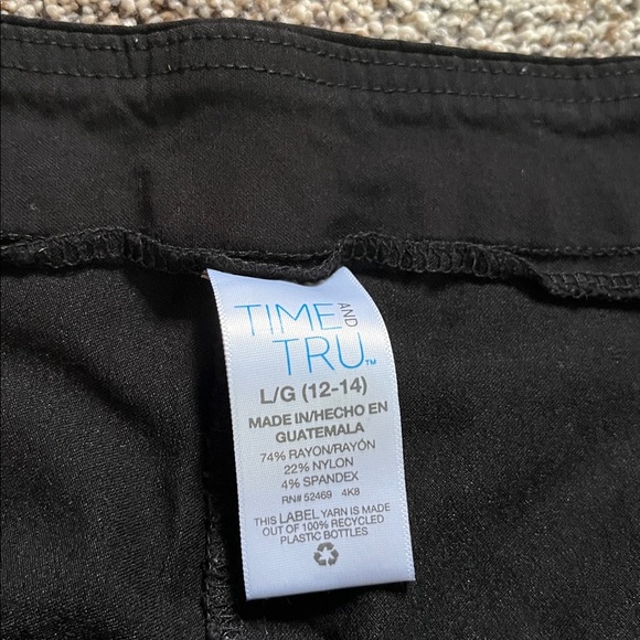 3/$10 💕 Time and Tru Capri Pull On Pants - Picture 4 of 9